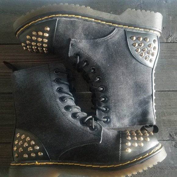 Studded boots? Yes, please! - Picture 7 of 7